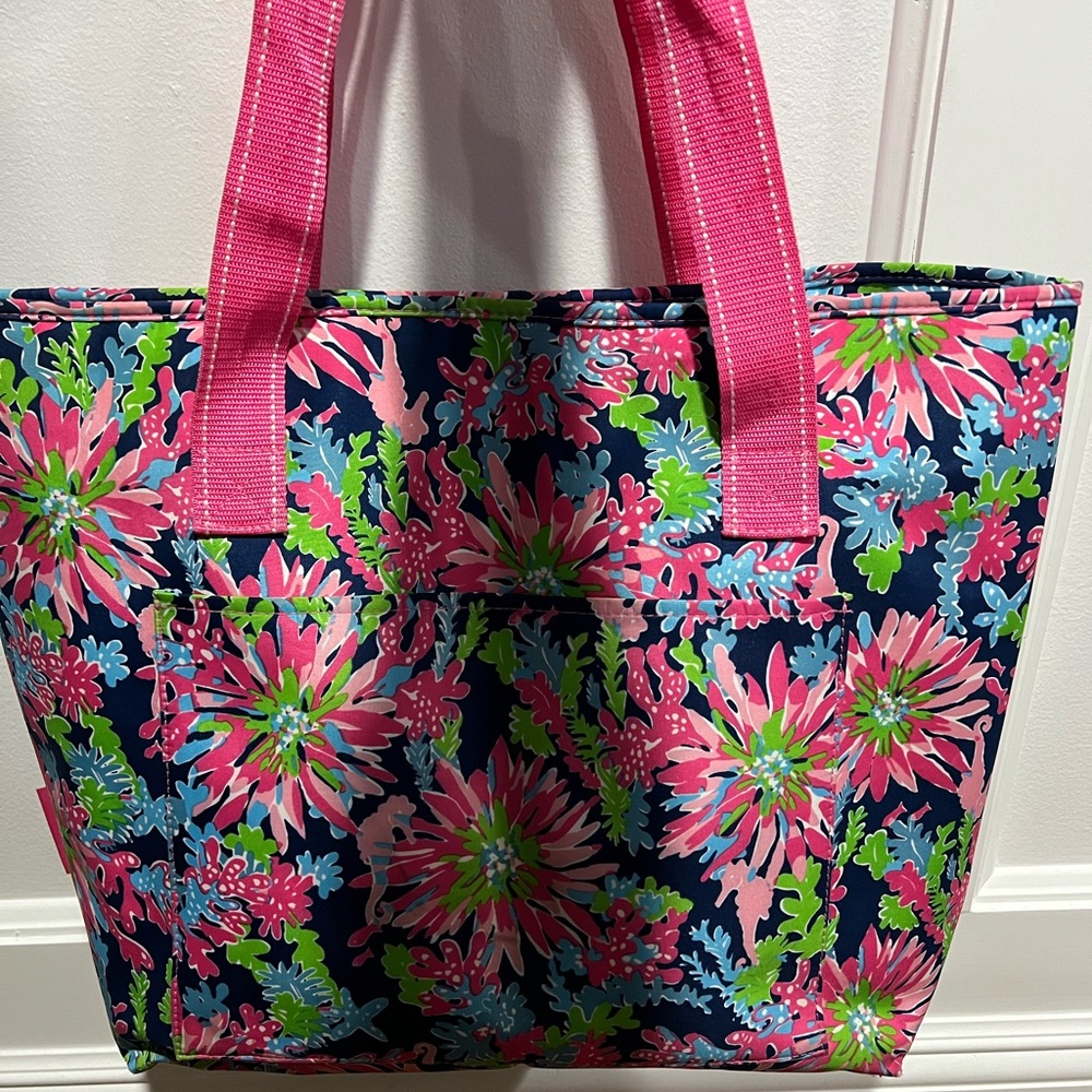 Lilly Pulitzer insulated tote - excellent condition